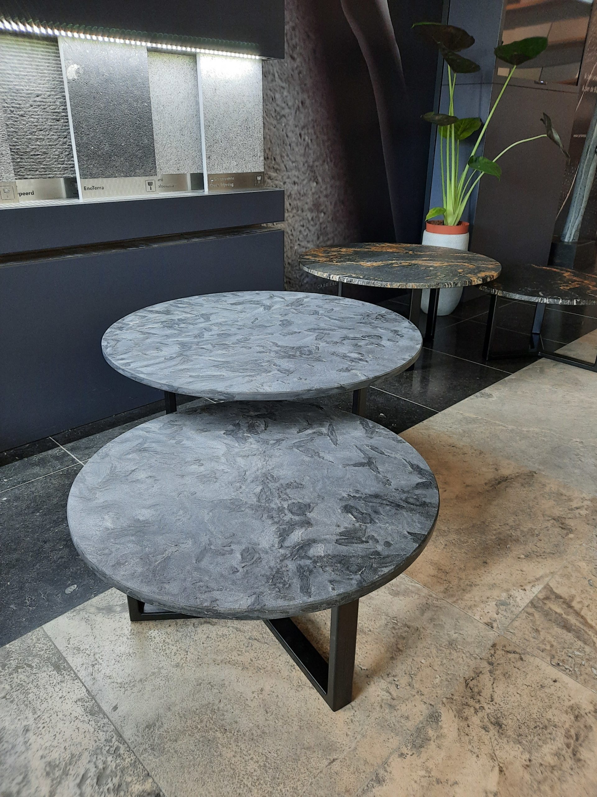 canvas noodsituatie krab Salontafel set met granieten Matrix blad, diameters 60 en 80cm - Hafkamp  Natuursteen